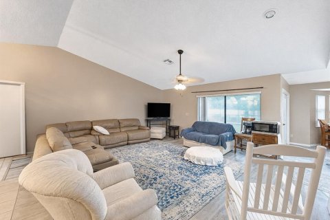 Villa ou maison à vendre à Spring Hill, Floride: 4 chambres, 201.04 m2 № 2416326 - photo 13