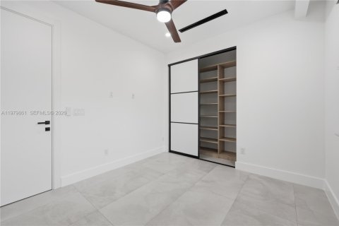 Adosado en venta en Fort Lauderdale, Florida, 4 dormitorios, 210.33 m2 № 2048756 - foto 18