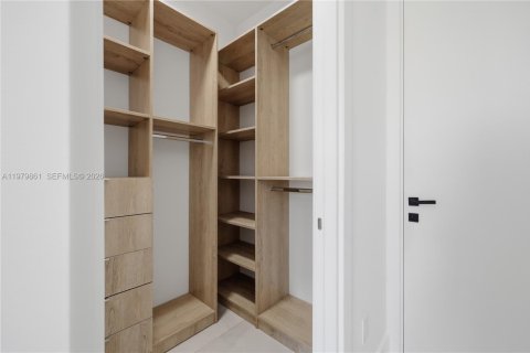 Adosado en venta en Fort Lauderdale, Florida, 4 dormitorios, 210.33 m2 № 2048756 - foto 21