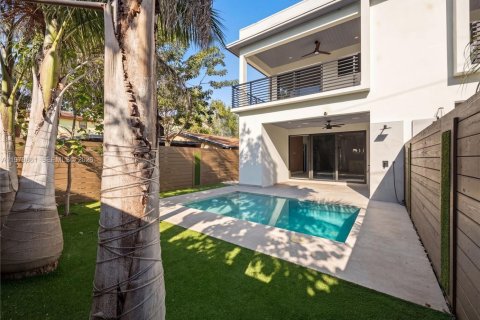 Adosado en venta en Fort Lauderdale, Florida, 4 dormitorios, 210.33 m2 № 2048756 - foto 4