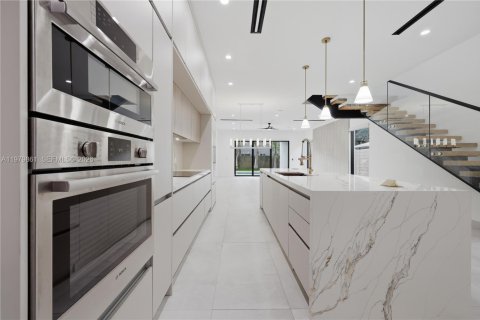 Adosado en venta en Fort Lauderdale, Florida, 4 dormitorios, 210.33 m2 № 2048756 - foto 9