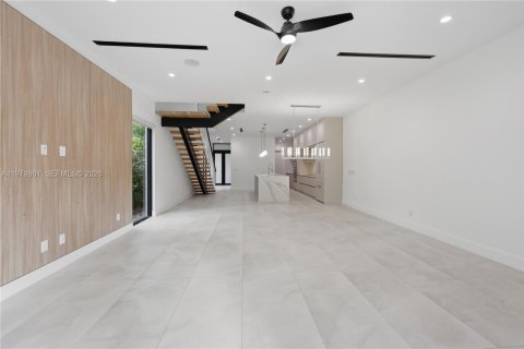 Adosado en venta en Fort Lauderdale, Florida, 4 dormitorios, 210.33 m2 № 2048756 - foto 10