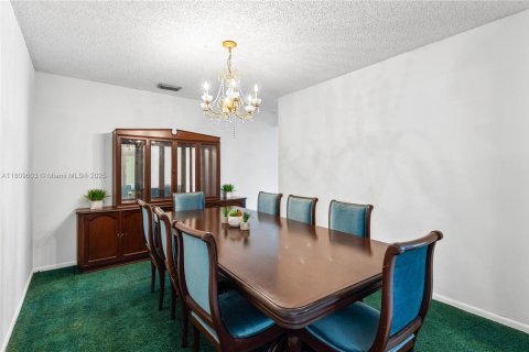 Villa ou maison à vendre à Coral Springs, Floride: 4 chambres, 215.25 m2 № 1940009 - photo 9