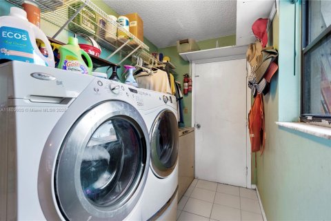 Villa ou maison à vendre à Coral Springs, Floride: 4 chambres, 215.25 m2 № 1940009 - photo 27