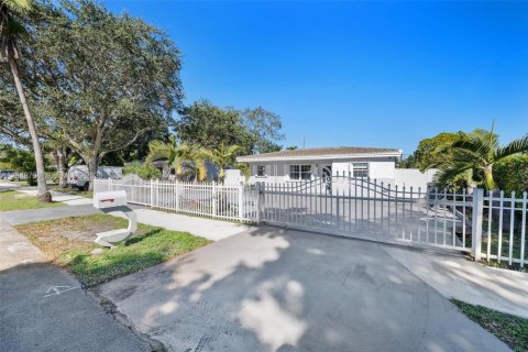 Villa ou maison à Hollywood, Floride 3 chambres, 77.39 m2 № 2005550