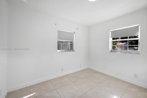 Villa ou maison à vendre à Hollywood, Floride: 3 chambres, 77.39 m2 № 2005550 - photo 12