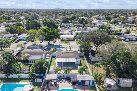 Villa ou maison à vendre à Hollywood, Floride: 3 chambres, 77.39 m2 № 2005550 - photo 23