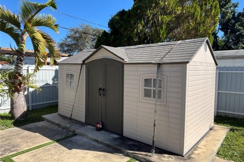 Villa ou maison à vendre à Hollywood, Floride: 3 chambres, 77.39 m2 № 2005550 - photo 28