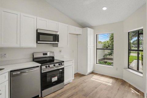 Touwnhouse à vendre à Kissimmee, Floride: 2 chambres, 94.67 m2 № 2312917 - photo 8