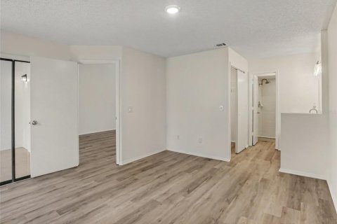Touwnhouse à vendre à Kissimmee, Floride: 2 chambres, 94.67 m2 № 2312917 - photo 12
