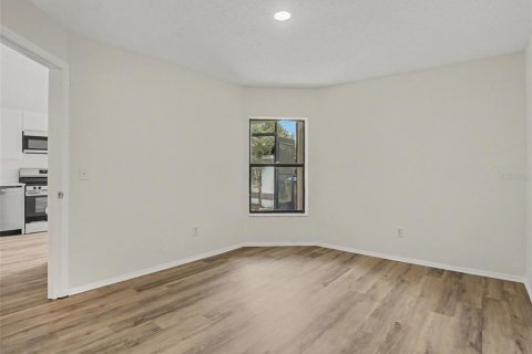 Touwnhouse à vendre à Kissimmee, Floride: 2 chambres, 94.67 m2 № 2312917 - photo 18