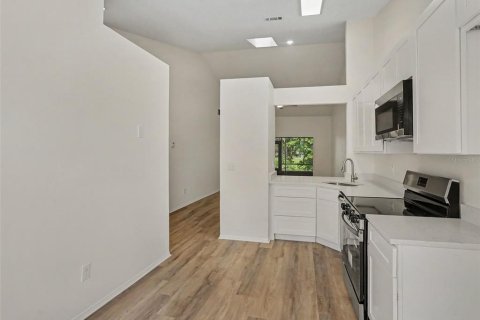 Touwnhouse à vendre à Kissimmee, Floride: 2 chambres, 94.67 m2 № 2312917 - photo 5