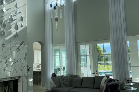 Villa ou maison à vendre à Parkland, Floride: 6 chambres, 353.96 m2 № 1927314 - photo 15
