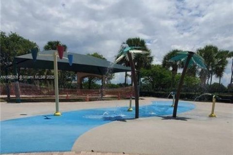 Villa ou maison à vendre à Parkland, Floride: 6 chambres, 353.96 m2 № 1927314 - photo 2