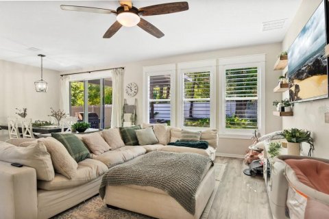 House in DeLand, Florida 4 bedrooms, 272.02 sq.m. № 1416834 - photo 6