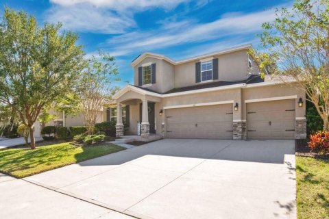 House in DeLand, Florida 4 bedrooms, 272.02 sq.m. № 1416834 - photo 2