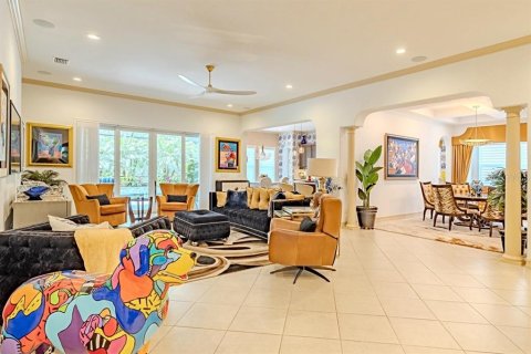House in ESTANCIA

 in Wesley Chapel, Florida 4 bedrooms, 387.96 sq.m. № 1757304 - photo 10