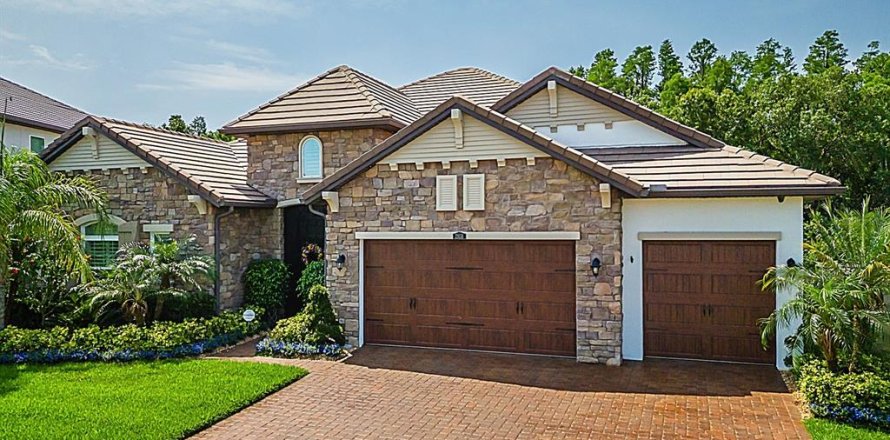 House in ESTANCIA

 in Wesley Chapel, Florida 4 bedrooms, 387.96 sq.m. № 1757304