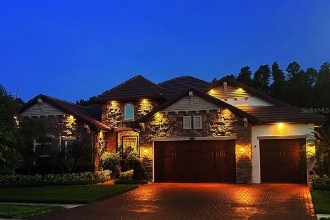House in ESTANCIA

 in Wesley Chapel, Florida 4 bedrooms, 387.96 sq.m. № 1757304 - photo 2
