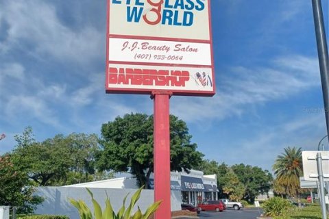 Propiedad comercial en alquiler en Kissimmee, Florida, 543.29 m2 № 1847899 - foto 2