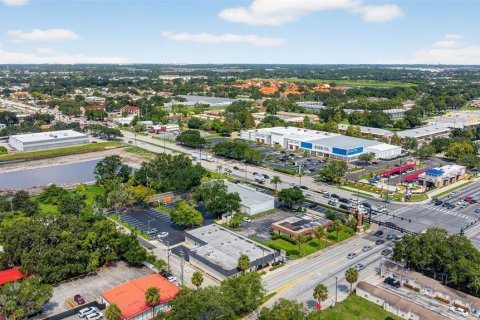 Propiedad comercial en alquiler en Kissimmee, Florida, 543.29 m2 № 1847899 - foto 6