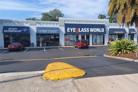 Propiedad comercial en alquiler en Kissimmee, Florida, 543.29 m2 № 1847899 - foto 1