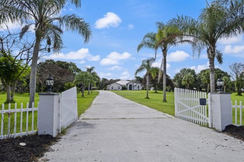 House in St. Lucie, Florida 3 bedrooms, 197.79 sq.m. № 2261901 - photo 7