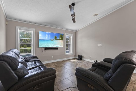 House in St. Lucie, Florida 3 bedrooms, 197.79 sq.m. № 2261901 - photo 18