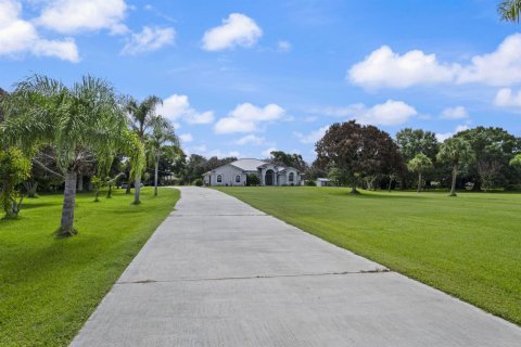 House in St. Lucie, Florida 3 bedrooms, 197.79 sq.m. № 2261901 - photo 9