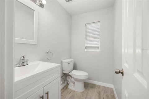 House in Tampa, Florida 3 bedrooms, 124.49 sq.m. № 2234847 - photo 20
