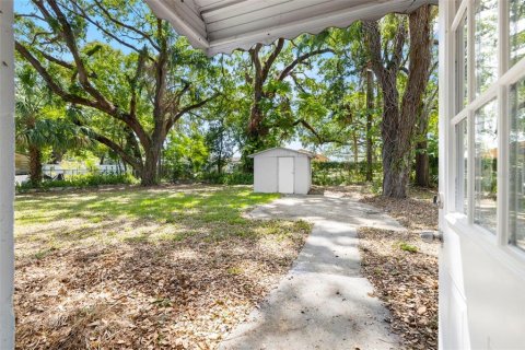 House in Tampa, Florida 3 bedrooms, 124.49 sq.m. № 2234847 - photo 25