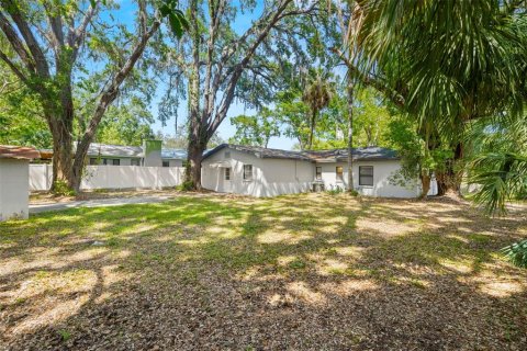 House in Tampa, Florida 3 bedrooms, 124.49 sq.m. № 2234847 - photo 27