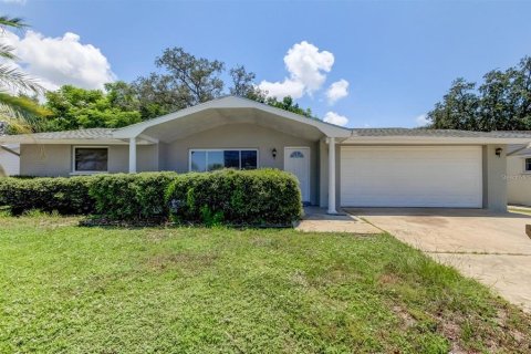 Casa en Port Richey, Florida 4 dormitorios, 140.38 m2 № 2127719