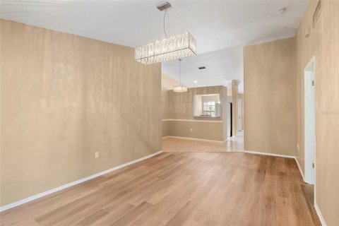 House in Palm Harbor, Florida 2 bedrooms, 90.67 sq.m. № 1885296 - photo 6