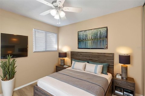 House in Palm Harbor, Florida 2 bedrooms, 90.67 sq.m. № 1885296 - photo 4