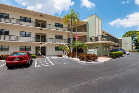 Condo in Saint Petersburg, Florida, 1 bedroom  № 2303041