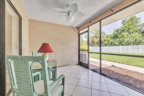Copropriété à vendre à Punta Gorda, Floride: 2 chambres, 87.05 m2 № 2208100 - photo 24