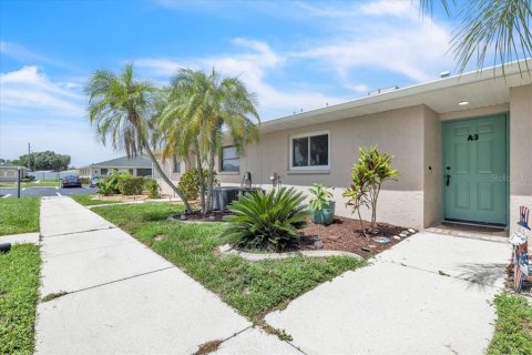 Copropriété à vendre à Punta Gorda, Floride: 2 chambres, 87.05 m2 № 2208100 - photo 5