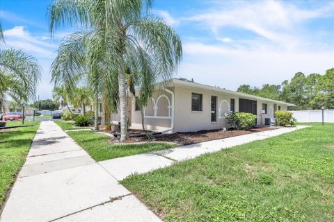 Copropriété à vendre à Punta Gorda, Floride: 2 chambres, 87.05 m2 № 2208100 - photo 28