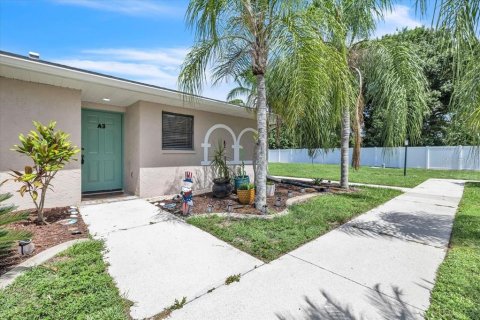 Copropriété à vendre à Punta Gorda, Floride: 2 chambres, 87.05 m2 № 2208100 - photo 4