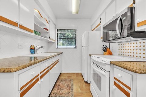 Copropriété à vendre à Punta Gorda, Floride: 2 chambres, 87.05 m2 № 2208100 - photo 10