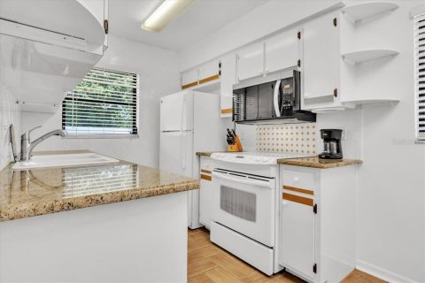 Copropriété à vendre à Punta Gorda, Floride: 2 chambres, 87.05 m2 № 2208100 - photo 9