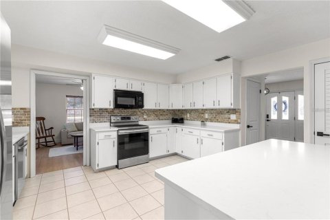 Villa ou maison à vendre à Summerfield, Floride: 4 chambres, 232.35 m2 № 2233101 - photo 16