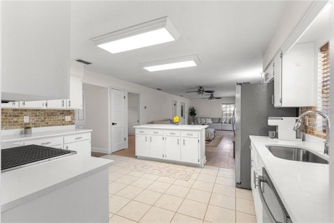 Villa ou maison à vendre à Summerfield, Floride: 4 chambres, 232.35 m2 № 2233101 - photo 18