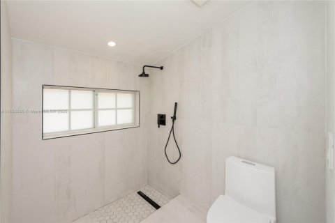 Villa ou maison à louer à South Miami, Floride: 4 chambres, 169.64 m2 № 1828701 - photo 18