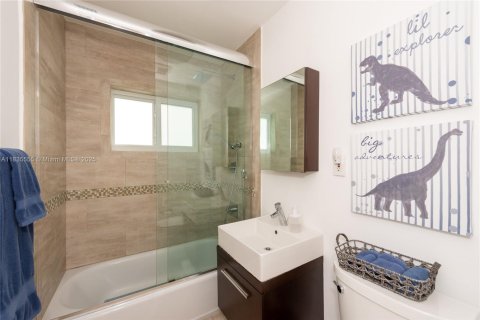Villa ou maison à louer à South Miami, Floride: 4 chambres, 169.64 m2 № 1828701 - photo 24