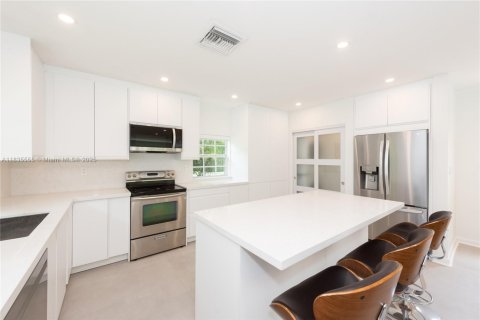 Villa ou maison à louer à South Miami, Floride: 4 chambres, 169.64 m2 № 1828701 - photo 6