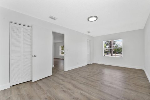Villa ou maison à louer à Lake Worth, Floride: 3 chambres, 133.41 m2 № 2414355 - photo 8