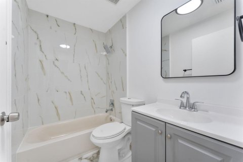 Villa ou maison à louer à Lake Worth, Floride: 3 chambres, 133.41 m2 № 2414355 - photo 6