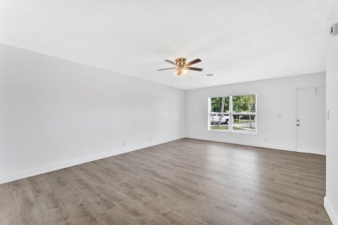 Villa ou maison à louer à Lake Worth, Floride: 3 chambres, 133.41 m2 № 2414355 - photo 5